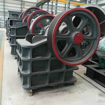 30kw PE400x600 Mobile Small Gold Ore Stone Jaw Crusher com dimensões de 1400x1740x1663mm