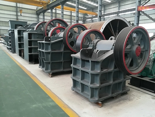 30kw PE400x600 Mobile Small Gold Ore Stone Jaw Crusher com dimensões de 1400x1740x1663mm