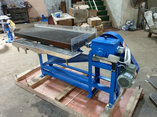 15-30% Densidade de Slurry Laboratório de Processamento Mineral Gold Shaker Table com Sawtooth Waveform
