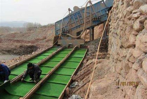 24-26mm Alluvial Gold Mining Gold Carpet Mat Sluice Grama plástica com alta rigidez