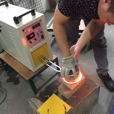 Mini-forno de indução elétrico para fusão em pequena escala em lojas de materiais de construção